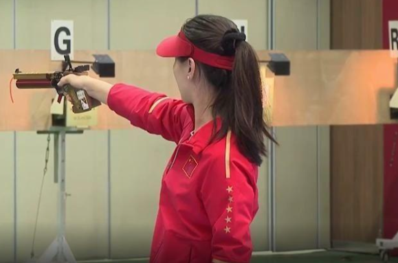 2021年东京奥运会中国第一金牌:中国射击队杨倩获得女子10米气手枪射击冠军